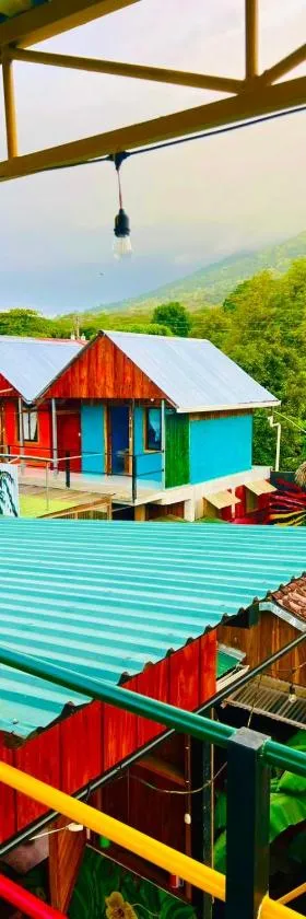 Lazy Crab Hostel，位于Balgue的酒店