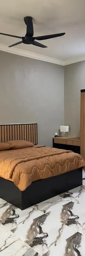 Suria guesthouse，位于Kampung Raja的酒店
