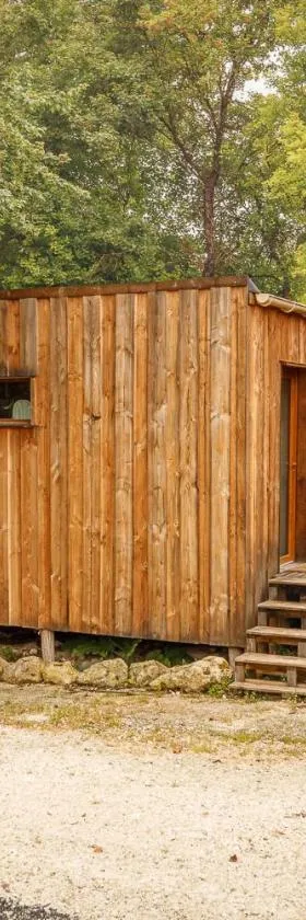 Gîte le noisetier 3-6 personnes，位于Blésignac的酒店