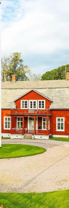 Hova Prästgård Bed & Breakfast，位于Hova的酒店