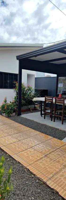 Quarto Califórnia，位于Campo Novo do Parecis的酒店