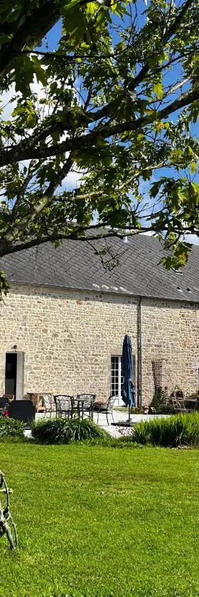 La Maison de la Hulotte，位于Golleville的酒店