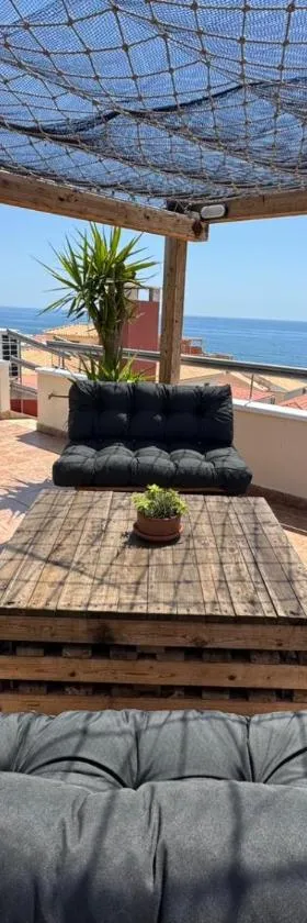 LA GEODA vivienda vacacional turística 8 personas，位于比利亚里科斯的酒店