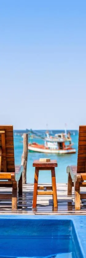 SeaSalt BeachFront Holiday Home, Private pool, 2 Bedroom house，位于恰洛克拉姆的酒店