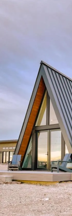 Stardust Big Bend Luxury A-Frame#2 with a fab view，位于特灵瓜的酒店