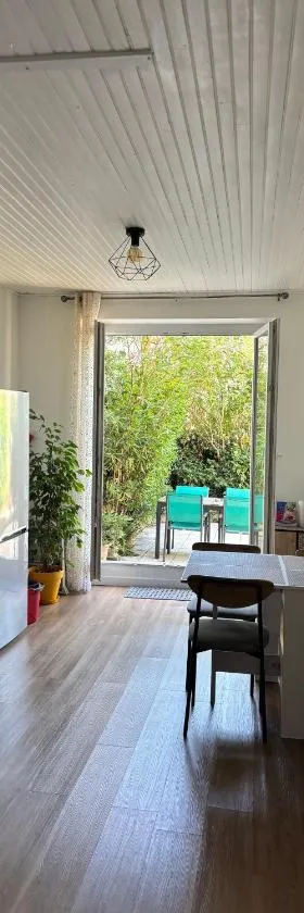 Maison de village avec exterieur -Luberon - Villelaure，位于Villelaure的酒店