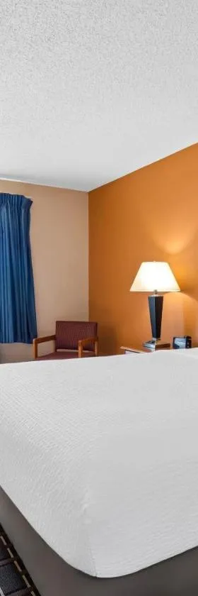 Days Inn by Wyndham Black River Falls - Access to ATV Trail，位于布莱克里弗福尔斯的酒店