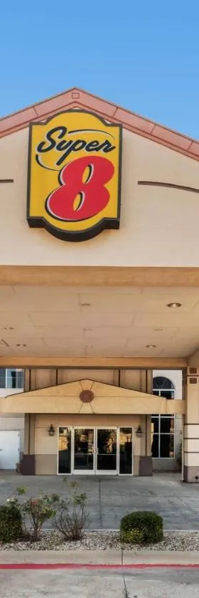 速8威德福汽车旅馆，位于韦瑟福德的酒店