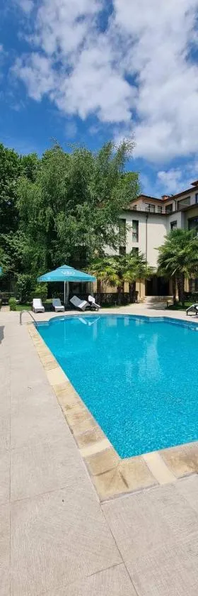 Family Hotel Edia-Sandanski，位于桑丹斯基的酒店