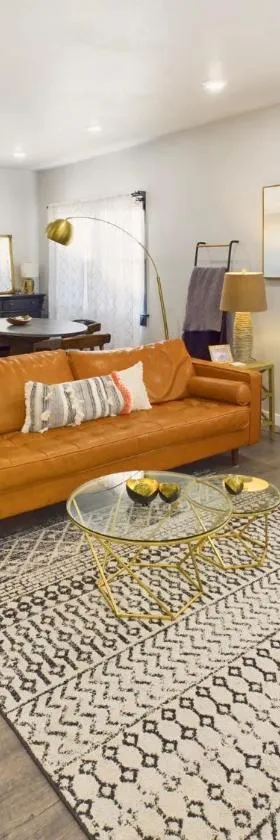 Downtown Vintage Modern Home PNW Wineries，位于奥尔巴尼的酒店