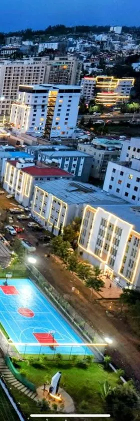 CMC Apartment مع خدمة التوصيل المجانية من المطار，位于亚的斯亚贝巴的酒店
