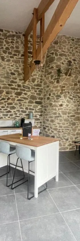 Unik à Ruynes，位于Ruynes-en-Margeride的酒店