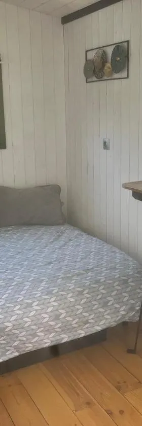Le camper Tiny House，位于佩萨克的酒店