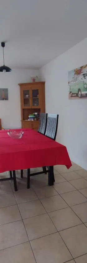 Location 4-6 personnes，位于Grayan-et-lʼHôpital的酒店