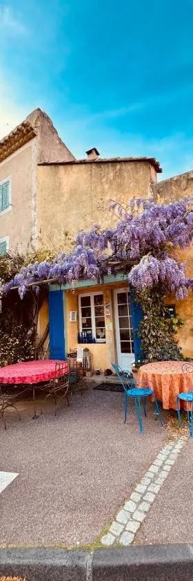 La Sarrasine，位于Villes-sur-Auzon的酒店