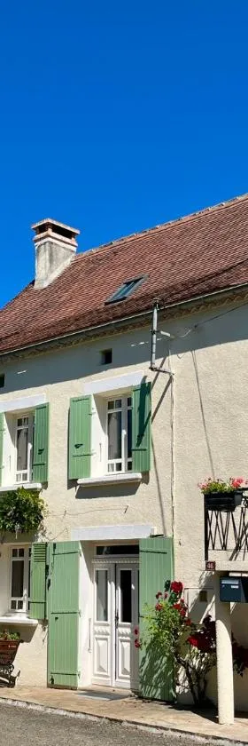 Le Charme du Perigord - chambre & table d'hotes，位于Saint-Sulpice-dʼExcideuil的酒店