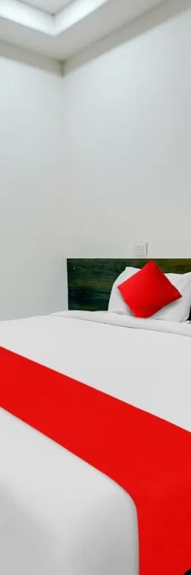 Super Hotel O White Villa，位于Dhantoli的酒店