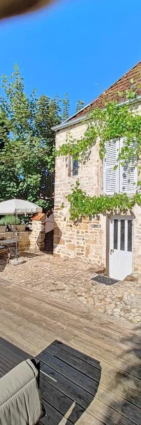 Tourellerenard，位于Bussières-lès-Belmont的酒店