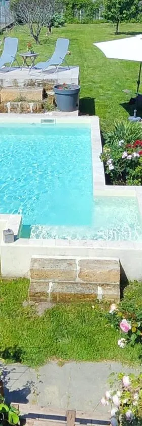 Jolie villa avec piscine dans le St emilionnais，位于Sainte-Terre的酒店