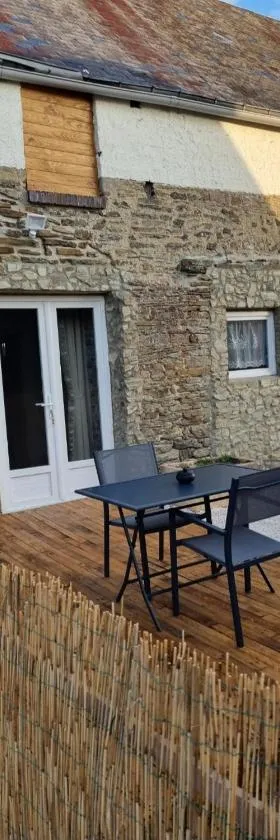 Les Antiers，位于Saint-Georges-dʼElle的酒店