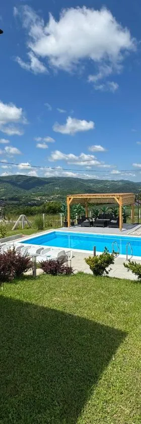 House_Zoi，位于Čelinac的酒店