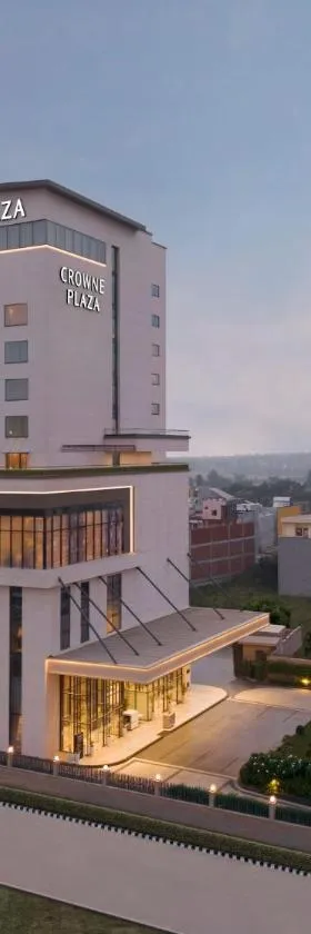 Crowne Plaza Lucknow by IHG，位于勒克瑙的酒店