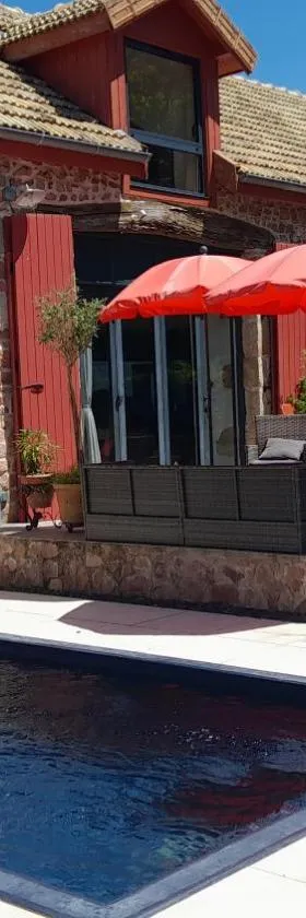 La Popinette Chambre d'hôte，位于Saint-Bonnet-de-Joux的酒店