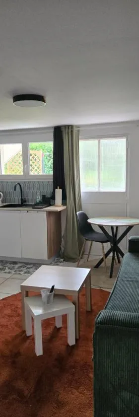 Studio 1 indépendant proche Paris，位于塞纳河畔埃皮奈的酒店
