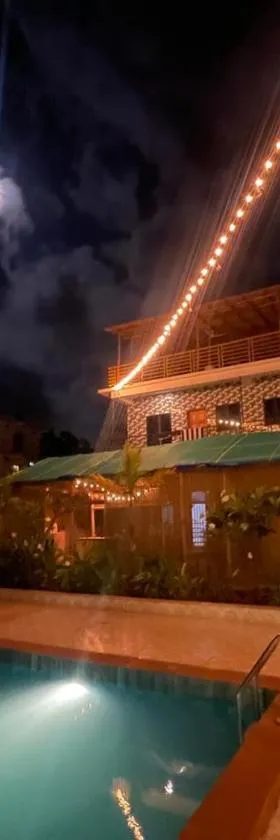 12 Monks - Backpacker Resort，位于阿姆波尔的酒店