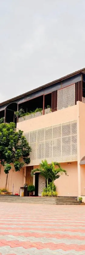 Wow Hotels，位于蒂鲁布尔的酒店
