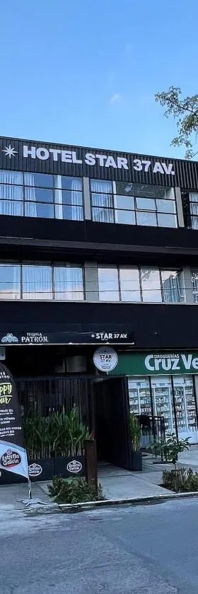 Star AV 37 HOTEL，位于伊瓦格的酒店