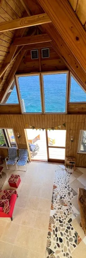 Real Jamaica - 5 Cabins right beside the sea，位于Oracabessa的酒店