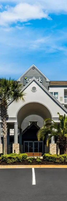 Spark by Hilton Panama City Beach，位于巴拿马城海滩的酒店