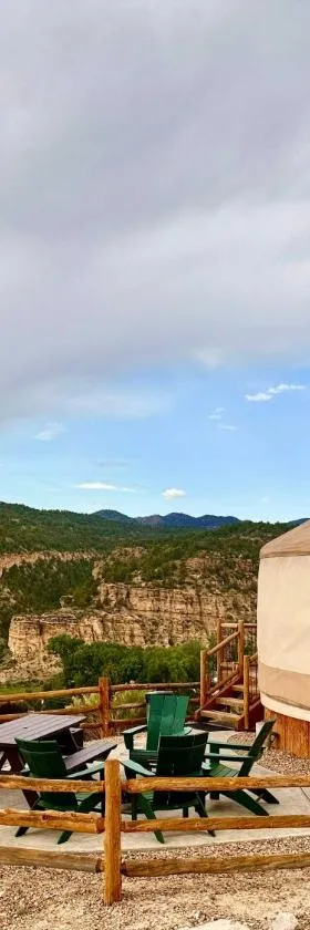 Yurt Overlook #7 with AC and Private Bath 2 Kings，位于奥德维尔的酒店