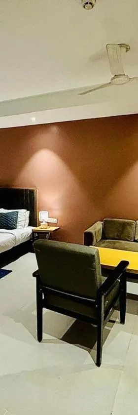 Hotel Grand Arcasia，位于加济阿巴德的酒店