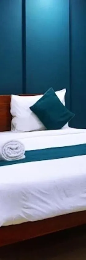 Hotel Shree Shreedhar，位于乌贾因的酒店