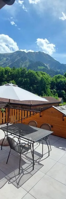 Le Loft Attic Jaun，位于Im Fang的酒店