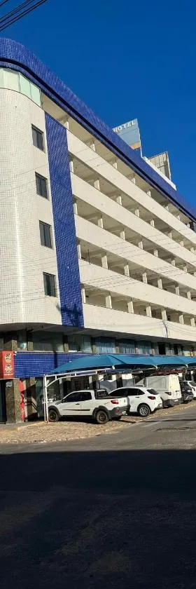 Kris Hotel，位于彼得罗利纳的酒店