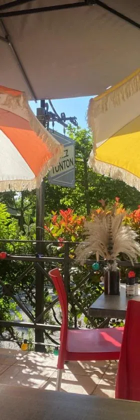 Auberge Chez Tonton，位于Saint-Aubin的酒店