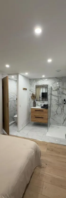 Appartement cosy proche mer calme，位于雷阿德雷德雷斯泰勒的酒店