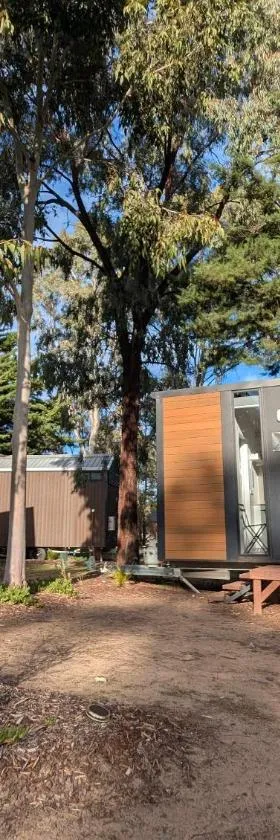 2BR Tiny Family Home at Grampians Edge by Tiny Away，位于Dadswells Bridge的酒店