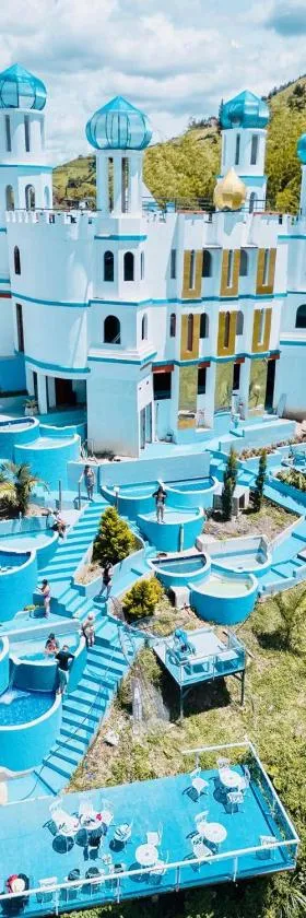 Hotel y Termales Castillo Del Lago Guatape，位于Horizonte的酒店