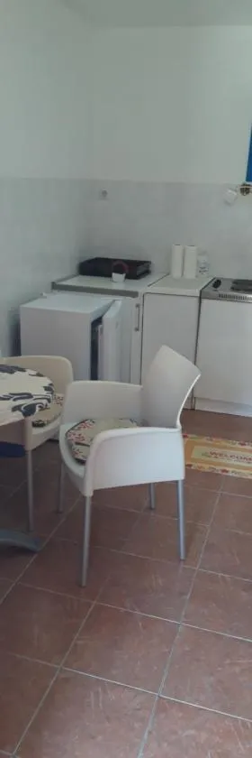Apartmani Djenovići，位于Kućišta的酒店