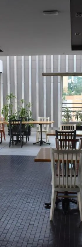 麦德林智选假日酒店及套房，位于麦德林的酒店