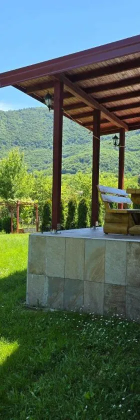 Villa Usivak for green quiet holiday near Sarajevo#TravellerAwards2025，位于萨拉热窝的酒店