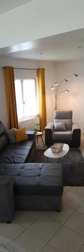 maison 2 chambres 4 lits 15mn Aéroport de Beauvais 5mn du château de la trye，位于Hermes的酒店