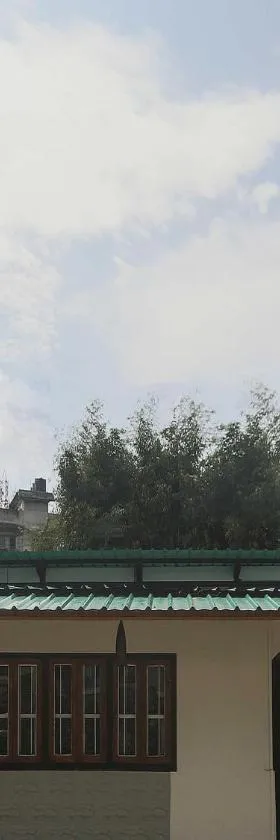Super Hotel O Pillars House，位于西隆的酒店