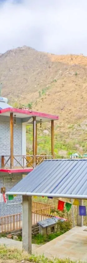 Apple Blush Retreat - Tirthan Valley，位于Gushaini的酒店