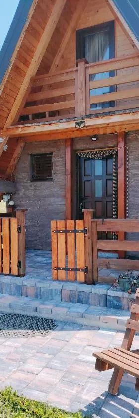 Planinska kuca-Jovanovic!，位于Kremna的酒店