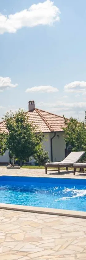Apartmani Čalane，位于Topola的酒店
